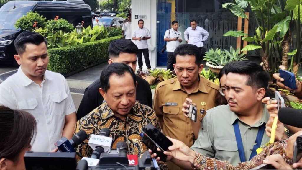 Kepala daerah dprd, bahas, Tito Karnavian, mendagri, uud 1945