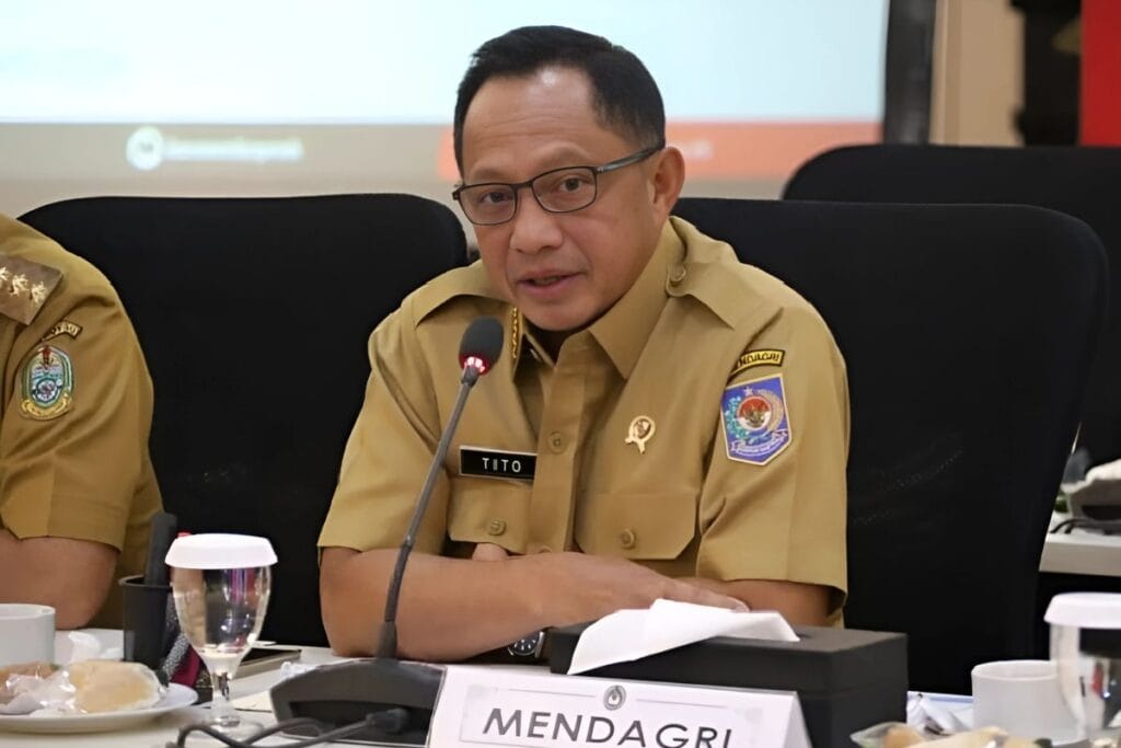 endagri Tito Karnavian, unjuk rasa Pati, kenaikan PBB Pati, bahas