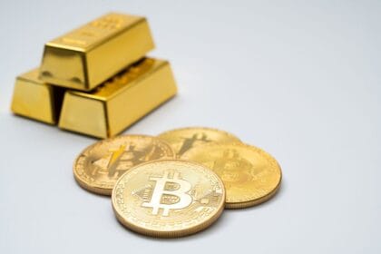 Harga Emas dan Bitcoin Naik, Investor, pasar global, bahas