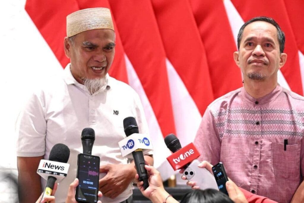 Prabowo rehabilitasi guru, Abdul Muis dan Rasnal, bahas